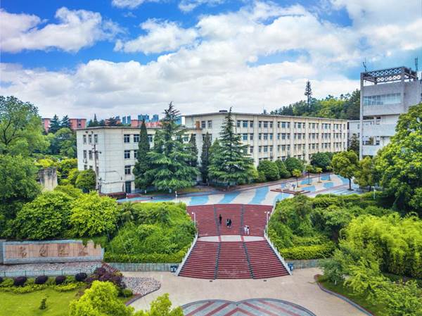 说明: //news.h7club.net/__local/2/80/7D/6511BAF28953BFD2E051A1EC52C_06BA9D7F_2C38D.jpg